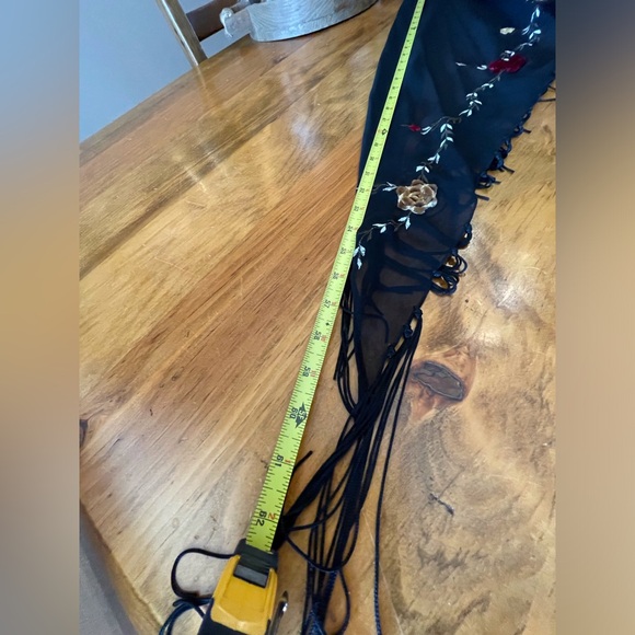 Shawl worn once - Picture 6 of 8